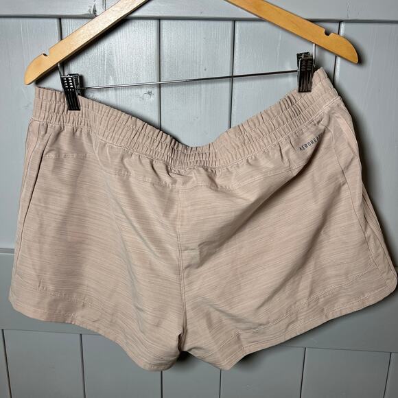 Adidas Women's Athletic All‎ Purpose Shorts Beige Size XL NEW - Picture 4 of 7